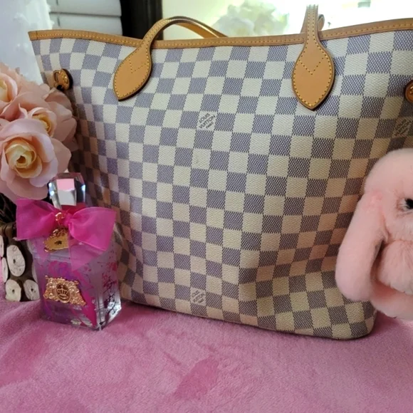 Louis Vuitton Cream and Tan Checkered Tote - Picture 2 of 13